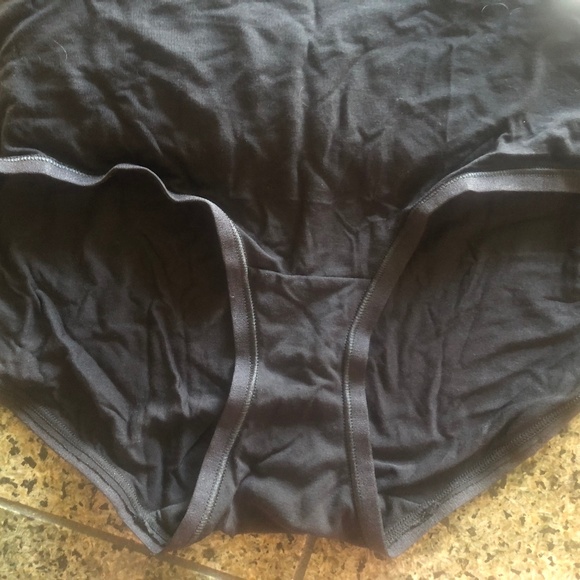 NWT Never opened Chico’s panties x2 black and Ivory size large - Picture 10 of 12